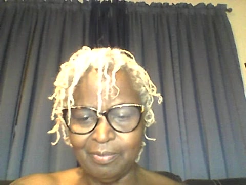 SexiJelli naked stripping on cam for live sex video chat