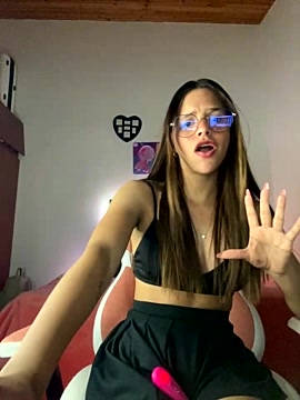 Shanon_cute naked stripping on cam for live sex video chat