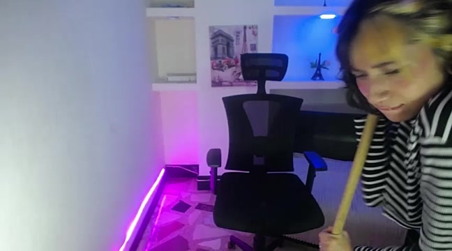 squirt_charlott naked stripping on cam for live sex video chat