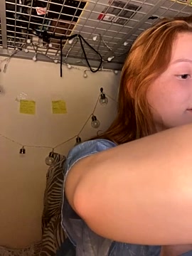 Sweet___cheeks naked stripping on cam for live sex video chat