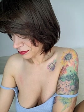 Vixen_XO naked stripping on cam for live sex video chat