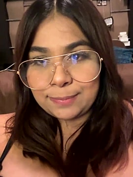 YatzilCruz naked stripping on cam for live sex video chat
