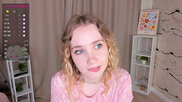 FannyLix naked stripping on cam for live sex video chat