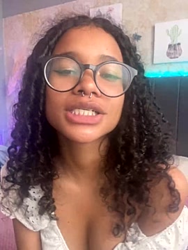 luisa_pink naked stripping on cam for live sex video chat