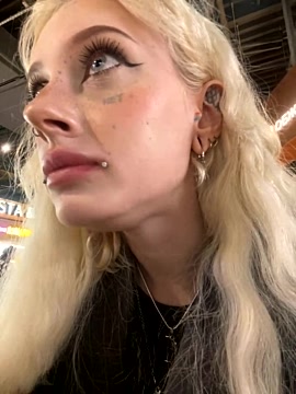 Melissa_crazy naked stripping on cam for live sex video chat