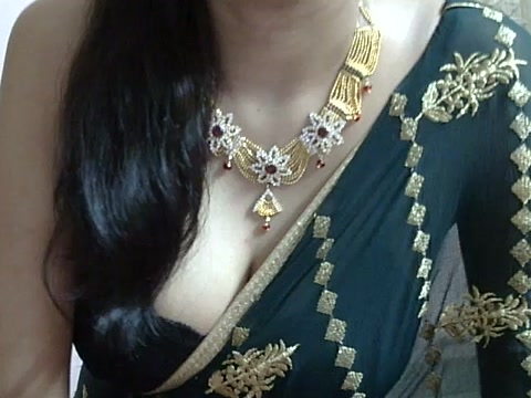 Your-Alisha naked stripping on cam for live sex video chat