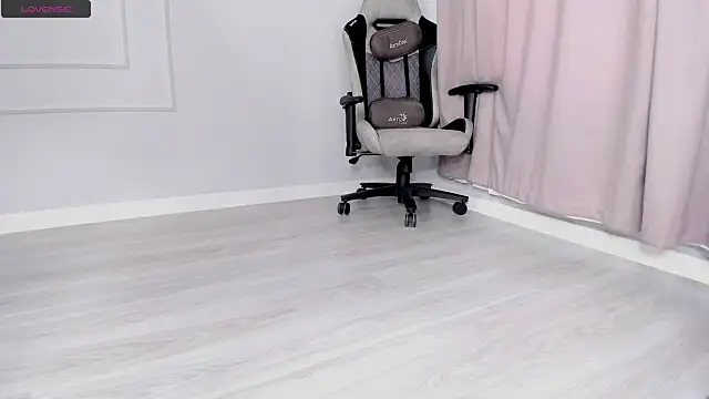 HotyPlays naked stripping on cam for live sex video chat