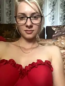 MargoRobby naked stripping on cam for live sex video chat