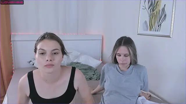 MaryLiana naked stripping on cam for live sex video chat