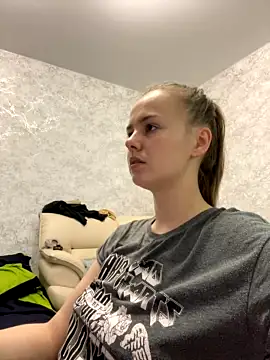 MilllkiWay naked stripping on cam for live sex video chat