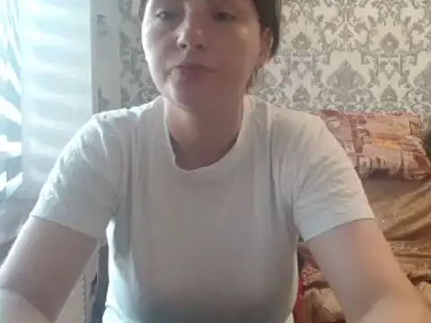 VioletSmit naked stripping on cam for live sex video chat