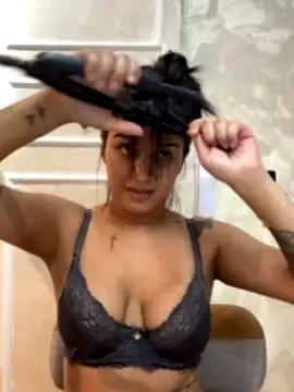 BeatrizKyle_ naked stripping on cam for live sex video chat