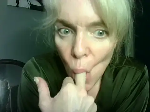 BigWetLipsAdriana naked stripping on cam for live sex video chat
