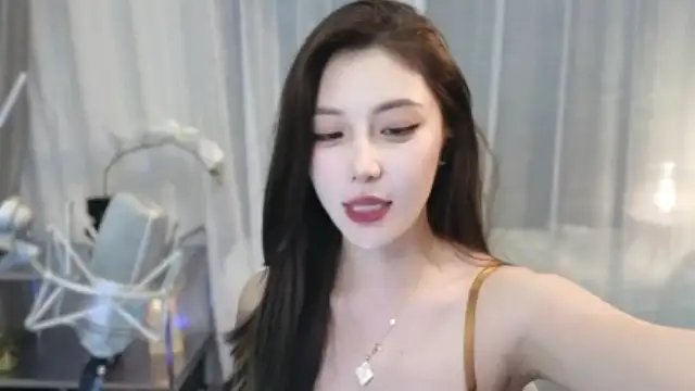 Cena-Ci naked stripping on cam for live sex video chat