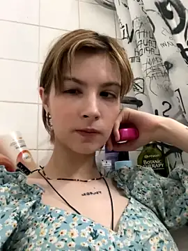 Crazy__Fammes_ naked stripping on cam for live sex video chat