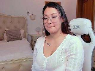 DaniellaMell nude on cam – live sex chat