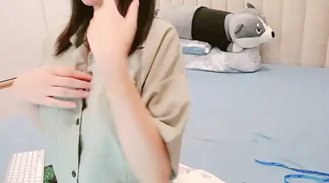 emi_akiko naked stripping on cam for live sex video chat