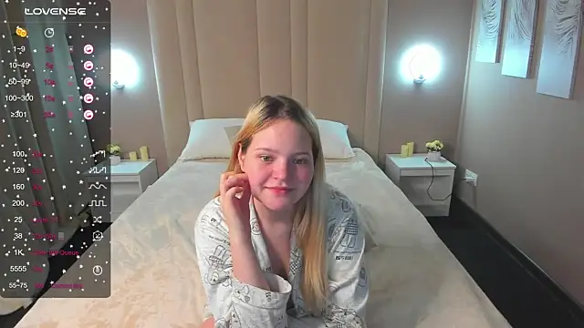 IlianaMoony naked stripping on cam for live sex video chat