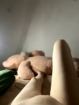 Lena_hot2x naked stripping on cam for live sex video chat