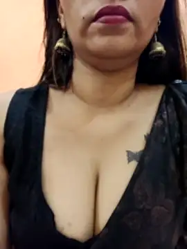 Riosyy naked stripping on cam for live sex video chat