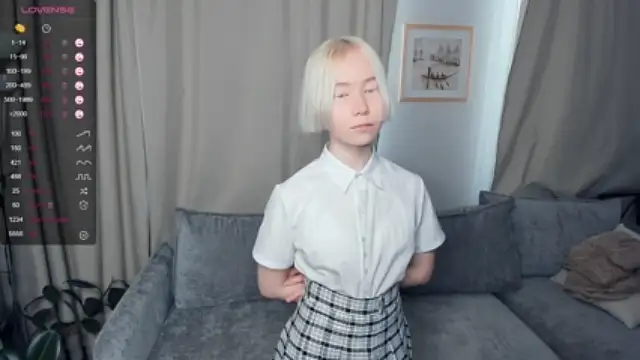 SilverXGloss naked stripping on cam for live sex video chat