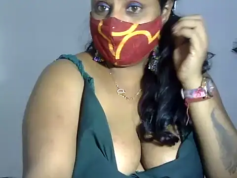 Amisha_bhabhi naked stripping on cam for live sex video chat