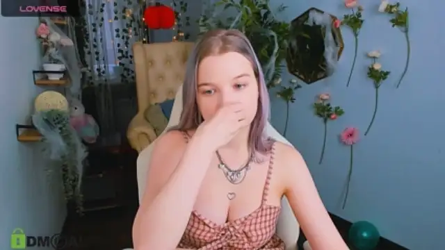 misa_saul naked stripping on cam for live sex video chat