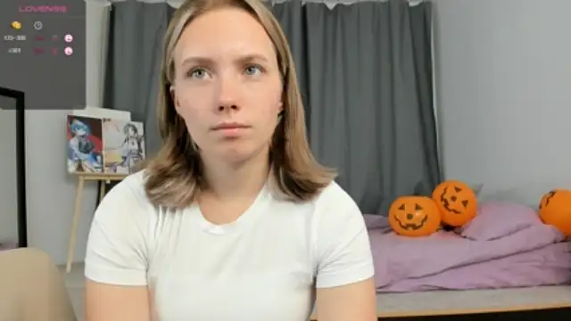 PeggyJones naked stripping on cam for live sex video chat