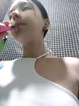 Pretty_Ivy_ naked stripping on cam for live sex video chat