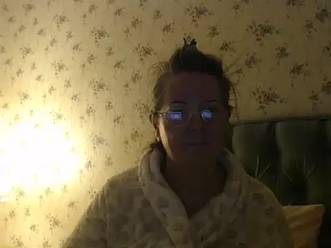 sexy_lamaya naked stripping on cam for live sex video chat