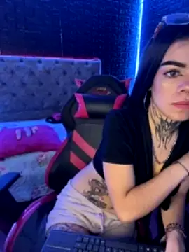 Amber_Whiite naked strip on webcam for live sex chat