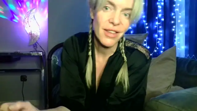 BigWetLipsAdriana naked strip on webcam for live sex chat