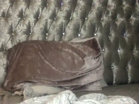 blondegal93 naked strip on webcam for live sex chat