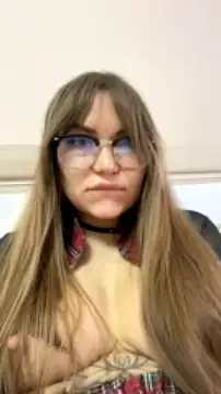 DiSweetyy naked strip on webcam for live sex chat