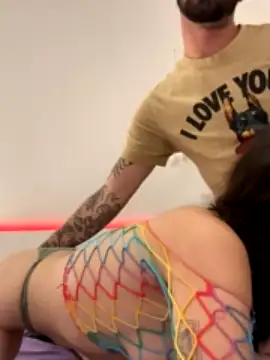 happythr33fri3nds naked strip on webcam for live sex chat