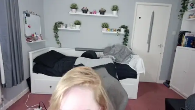 Julie_Bliss naked strip on webcam for live sex chat