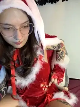 mamiedonuts naked strip on webcam for live sex chat