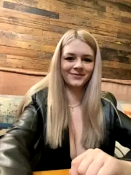 Tasty_Girl_ naked strip on webcam for live sex chat