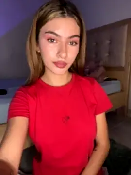 Your_Honeey naked strip on webcam for live sex chat