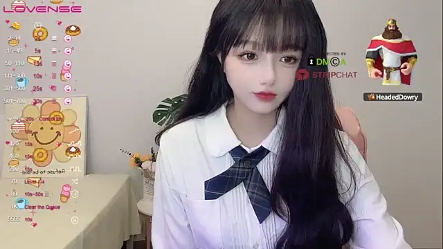 7_iuiu naked strip on webcam for live sex chat