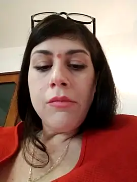 BeatriceLeonardi naked strip on webcam for live sex chat