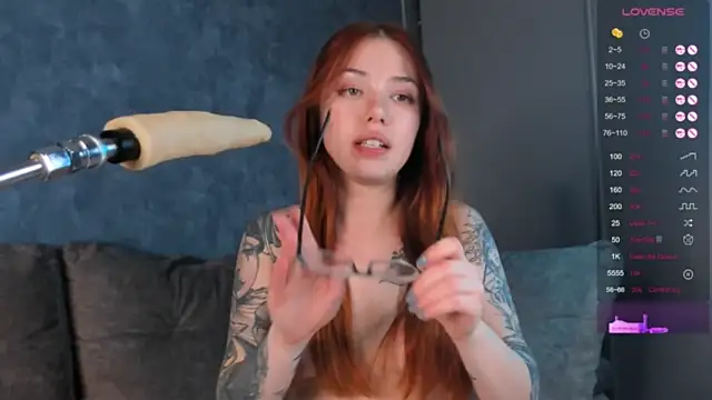 FlirtyFox naked strip on webcam for live sex chat