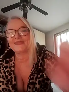 kikkastar naked strip on webcam for live sex chat