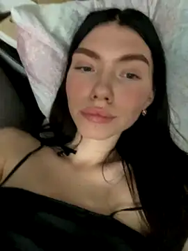 Lisaaa_Alisa naked strip on webcam for live sex chat