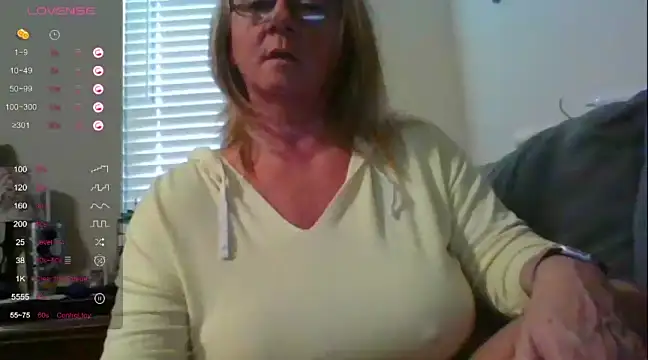 Lollipoplover52 naked strip on webcam for live sex chat