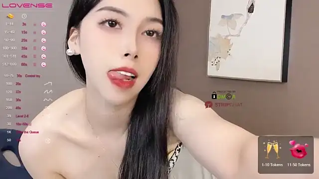 Miumiu_is naked strip on webcam for live sex chat