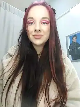 NaughtyAveri naked strip on webcam for live sex chat