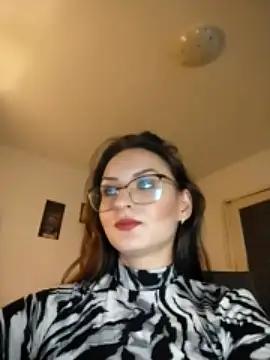 NaughtYHomemadE naked strip on webcam for live sex chat