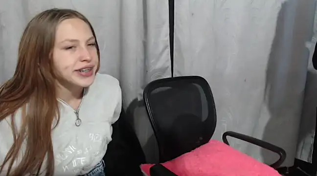 ZOE_ETHAN naked strip on webcam for live sex chat