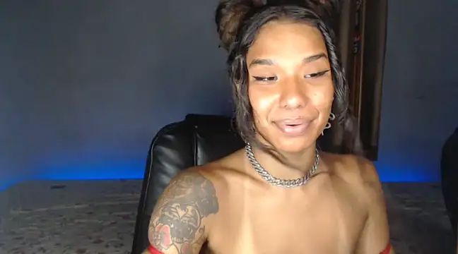 cyberb1tch naked strip on webcam for live sex chat